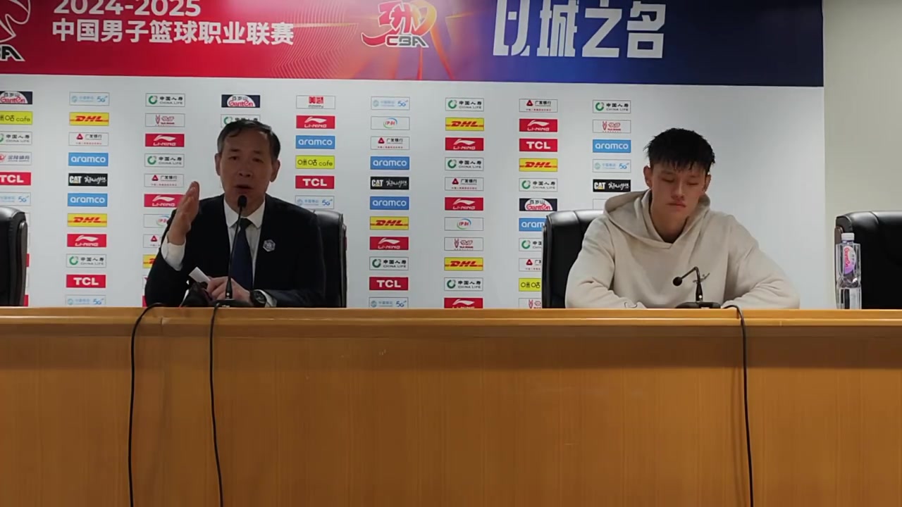 許利民：曾凡博不應(yīng)該只局限于CBA的舞臺(tái)，他應(yīng)該放眼于NBA