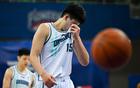 楊瀚森敗北，王哲林大勝，球迷不滿。
