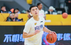 張文逸瘋狂打鐵，16投2中加4失誤，三分救場(chǎng)。